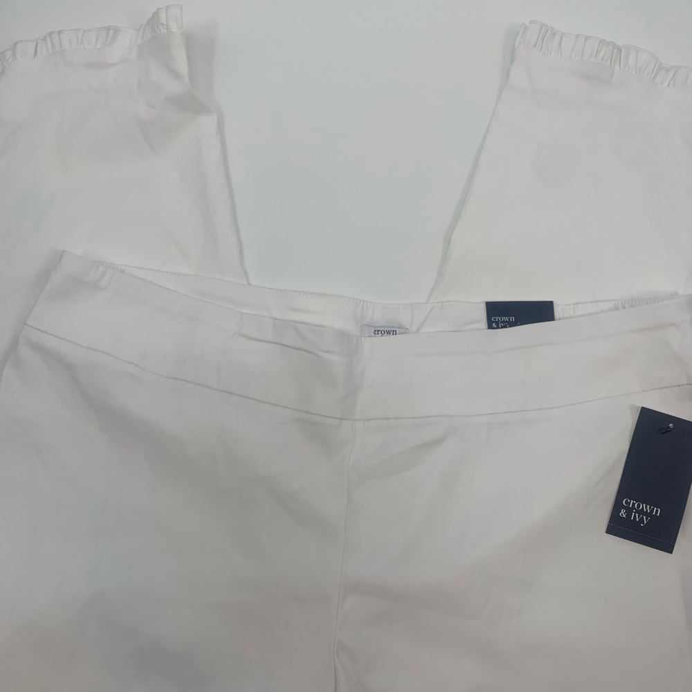 Crown & Ivy NWT size 20W white pull on pants crop scalloped hem